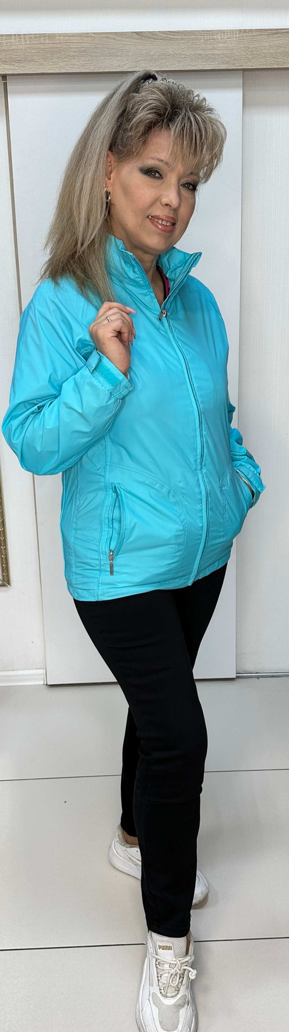 Бирюзовая короткая куртка