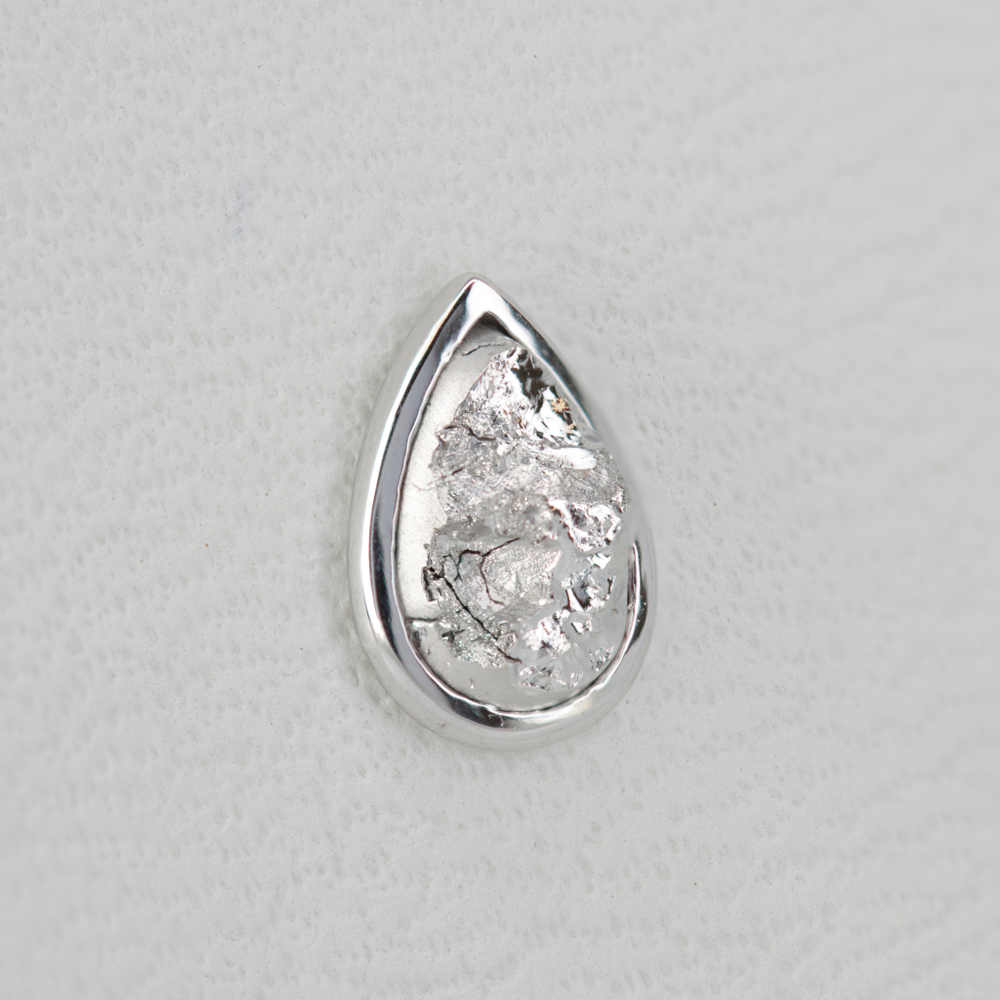 Grisant teardrop tops with natural stone