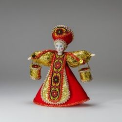 Малые куклы в народном костюме