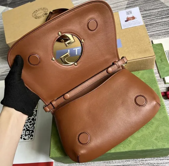 Сумка на плечо Gucci Blondie коричневый