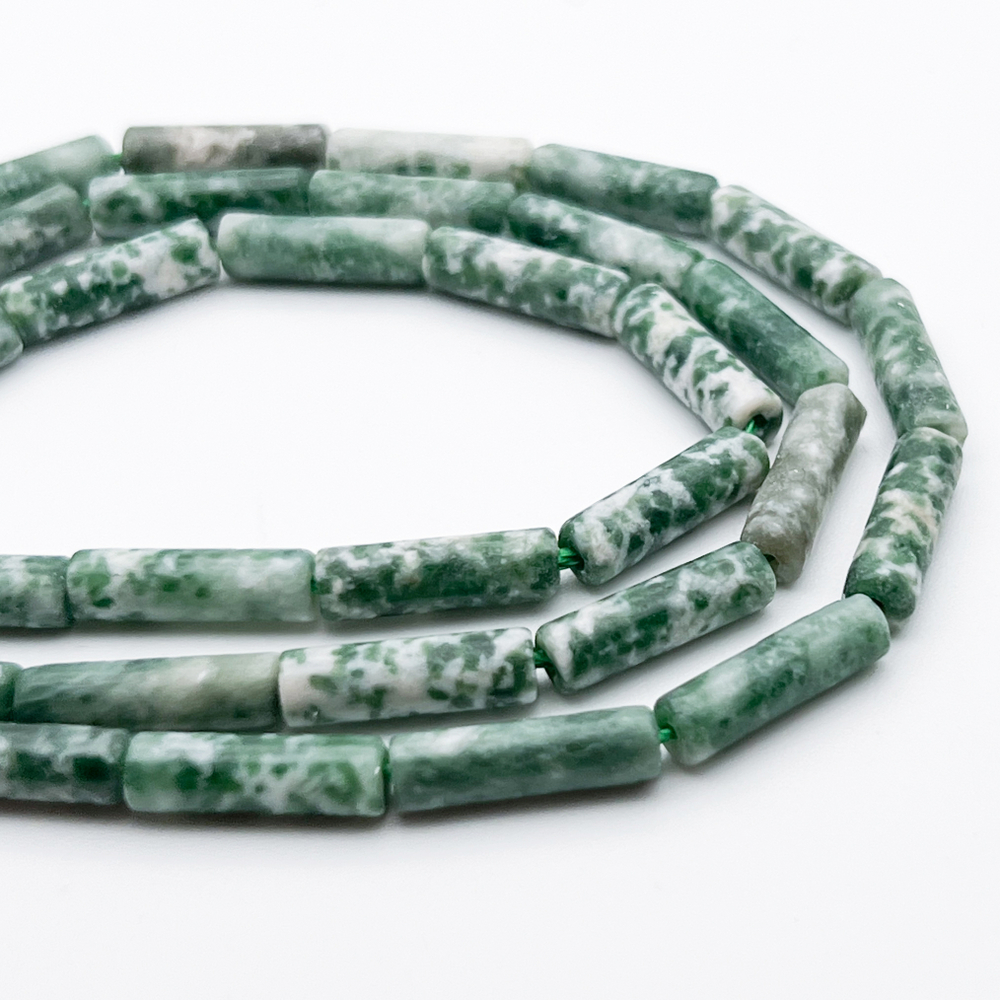 Моховый агат бусины (халцедон), размер около 13,5*4 мм, цена за 13 шт (1/2 нити)