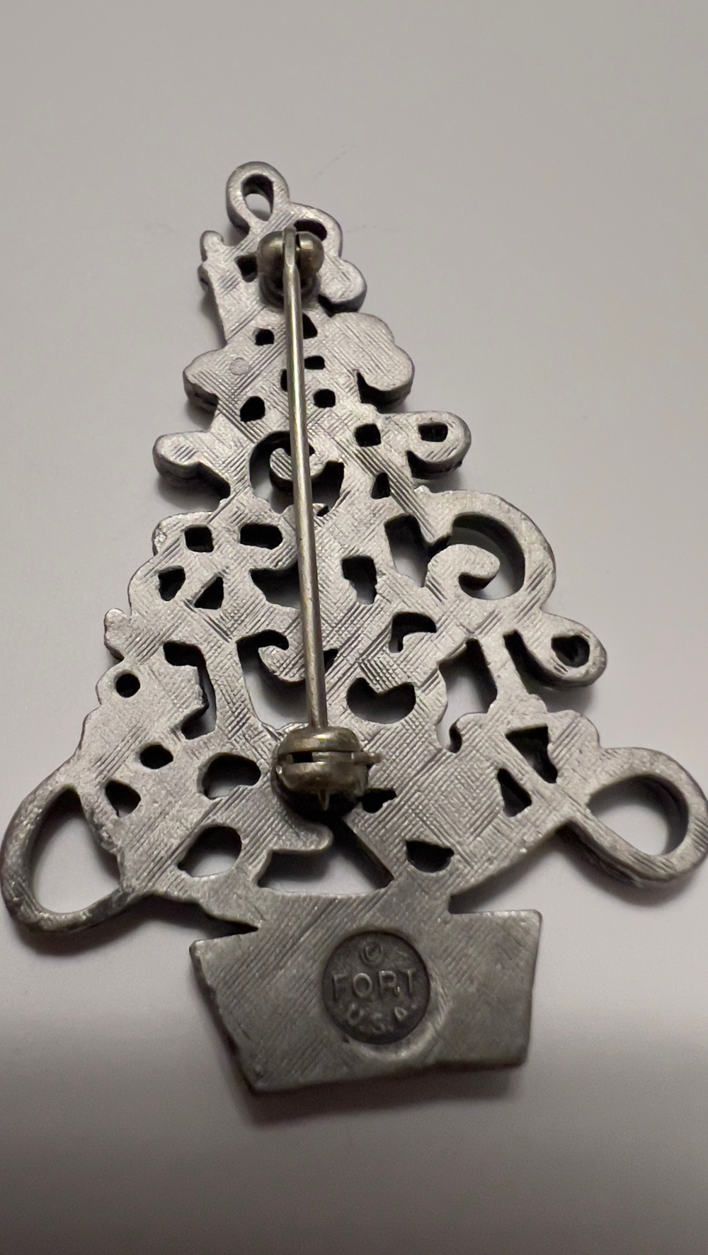 Новогодняя брошь елочка merry christmas