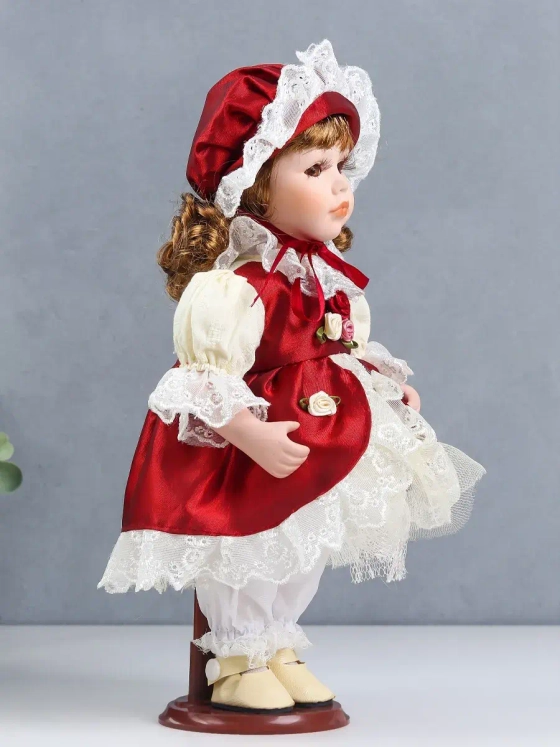 Кукла керамическая фарфоровая Мила в платье 30 см