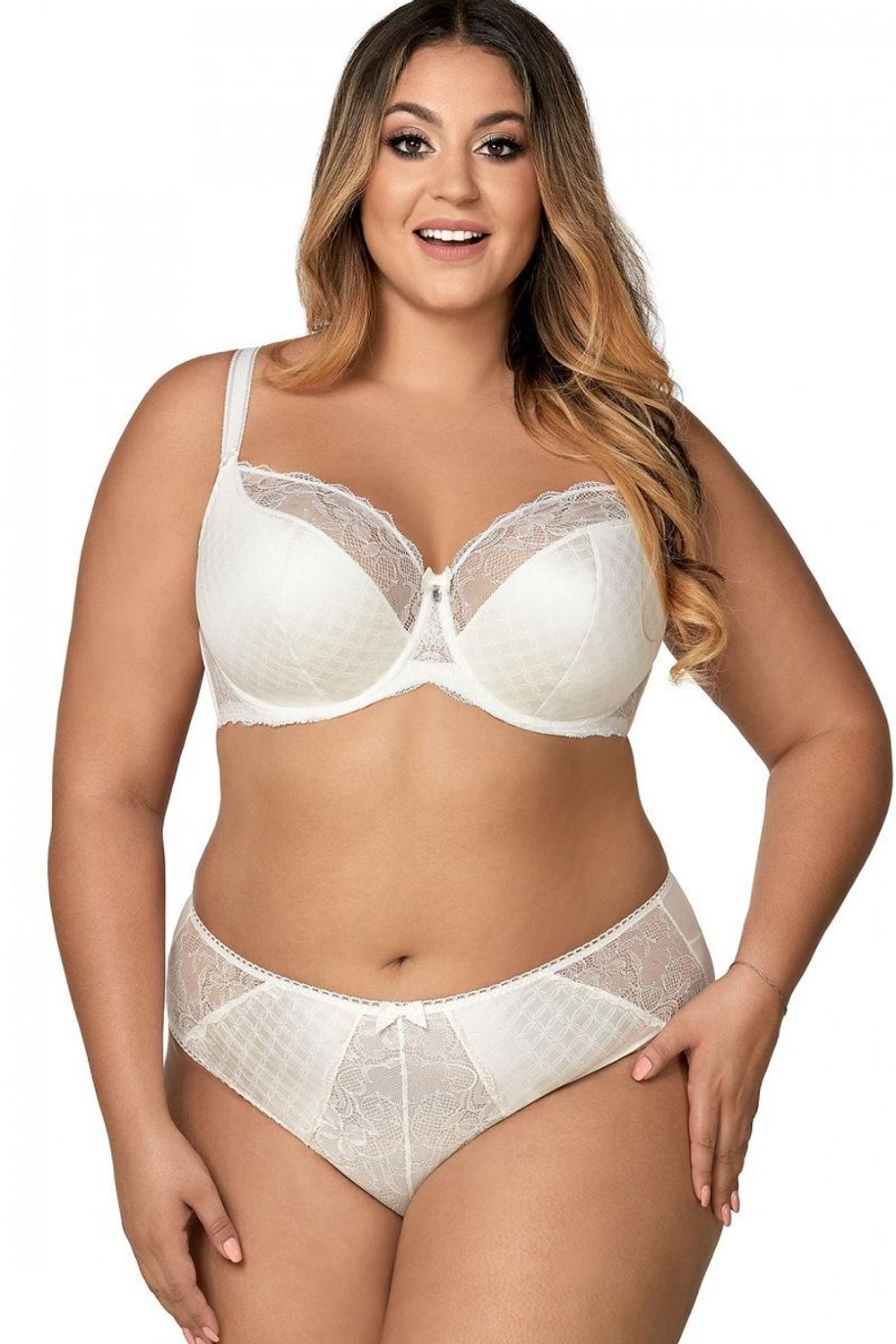 Бюстгальтер plus size со сшивными чашками и нежным кружевом (Размер: 90H) (Цвет: кремовый)