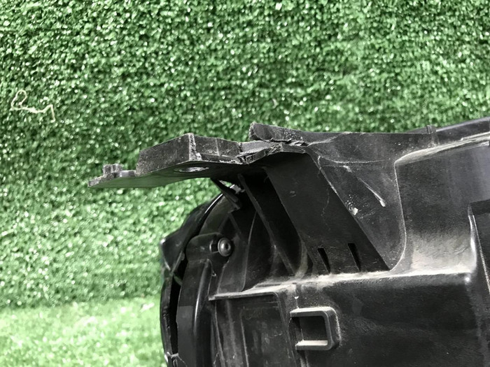 Фара правая Geely Monjaro (2021-н.в.) LED