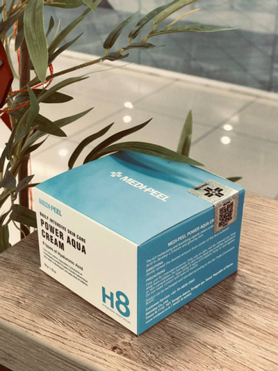 Лифтинг - крем с пептидными капсулами и комплексом гиалуроновых кислот Medi Peel  Power Aqua Cream50 мл.