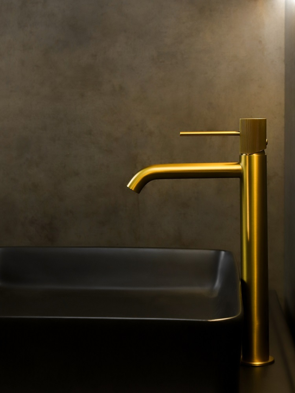 Смеситель для раковины AltroBagno Bilancia 010227 BG