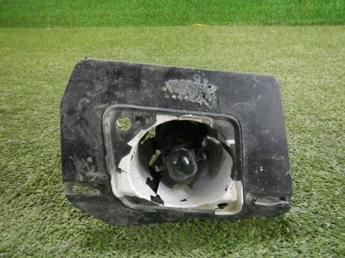 Стакан форсунки омывателя правый BMW X5 F15 (2013-2018)