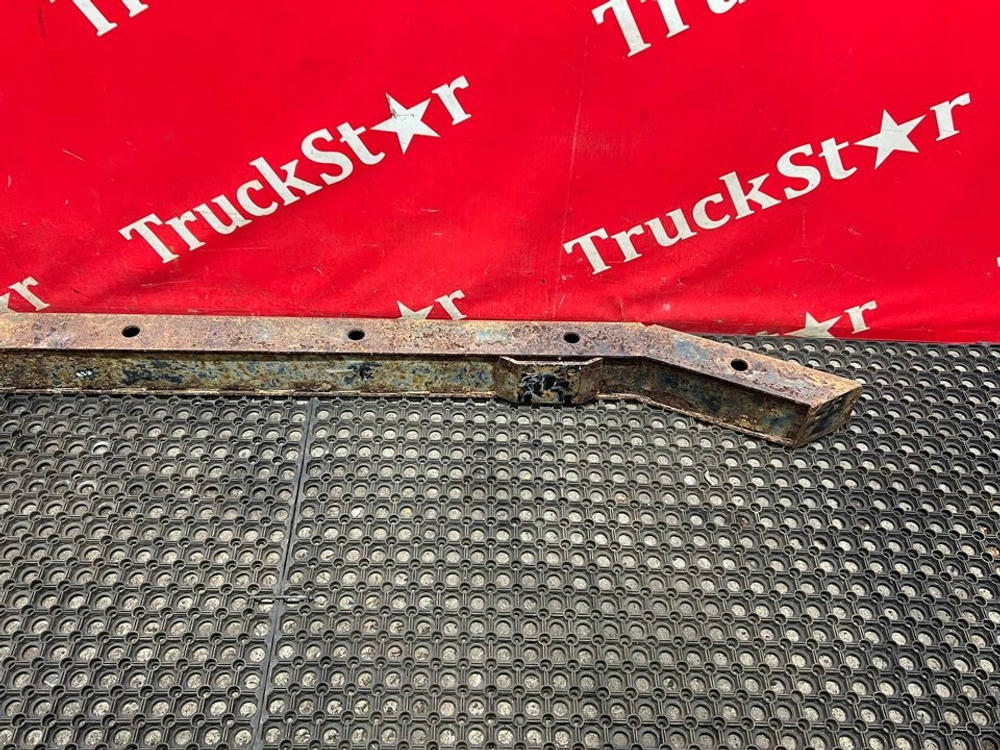 Усилитель переднего бампера