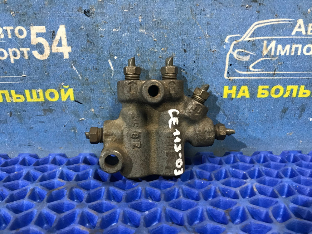Распределитель тормозной TOYOTA SPRINTER 2000