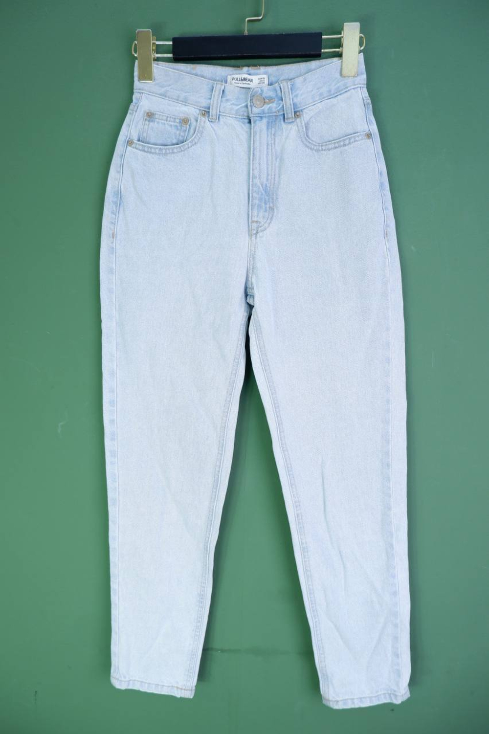 Джинсы Pull&Bear в актуальном дизайне,маркировка 32, визуально на 38 размер