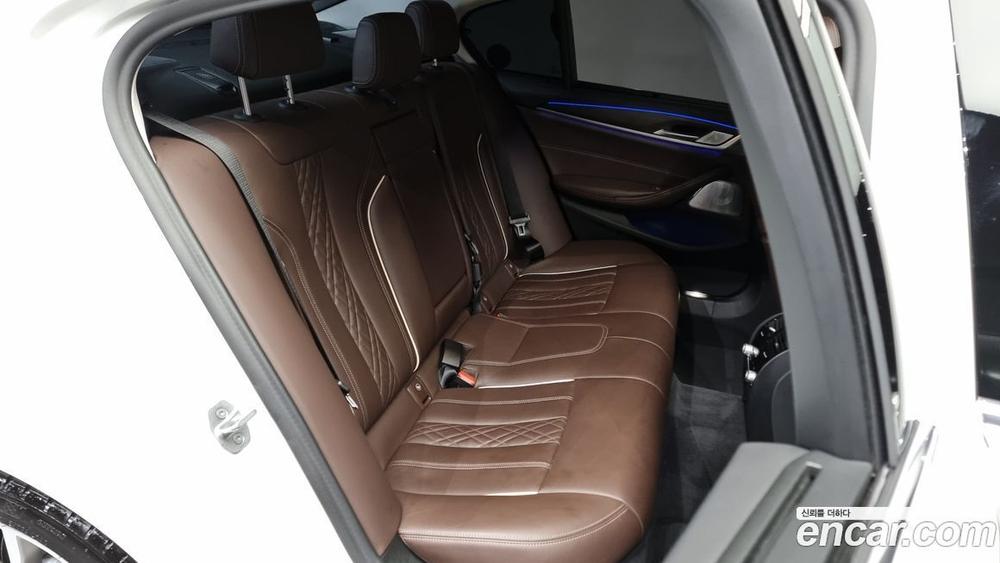 BMW 5 Series (G30) 540i xDrive Luxury Plus (09.2020)
