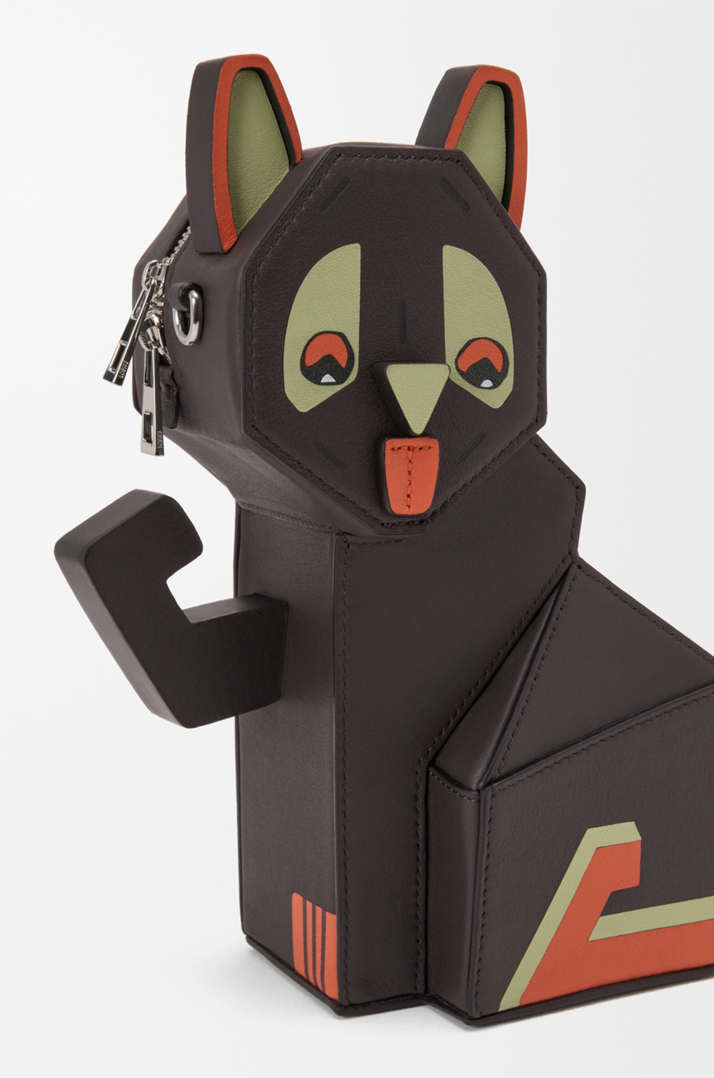 Loewe Клатч Futurist Cat из классической телячьей кожи, темно-серый