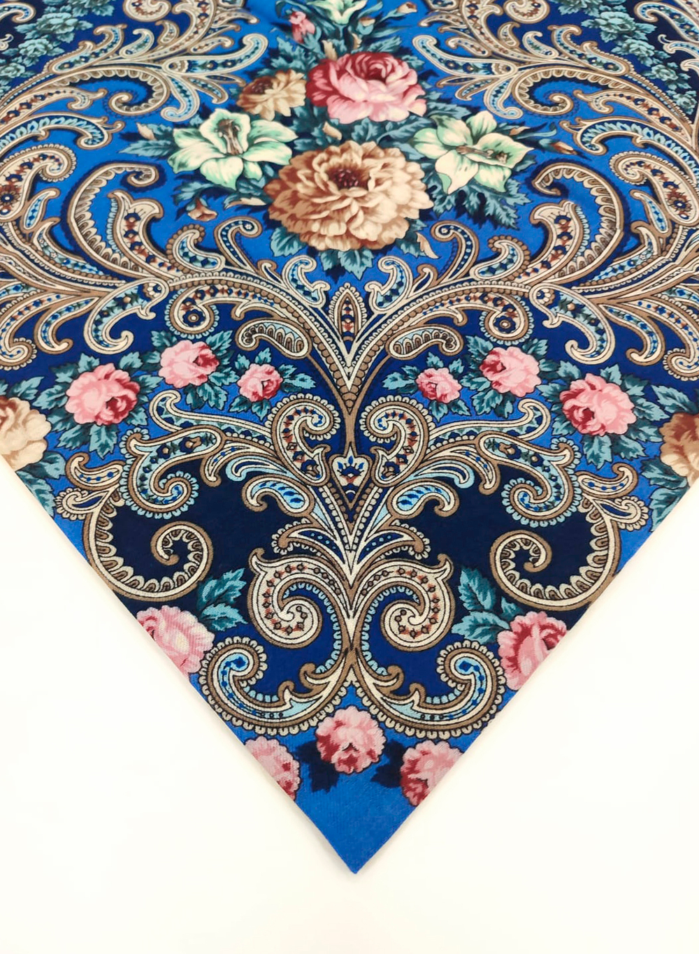 Павловопосадский платок Тайна сердца 1437-14