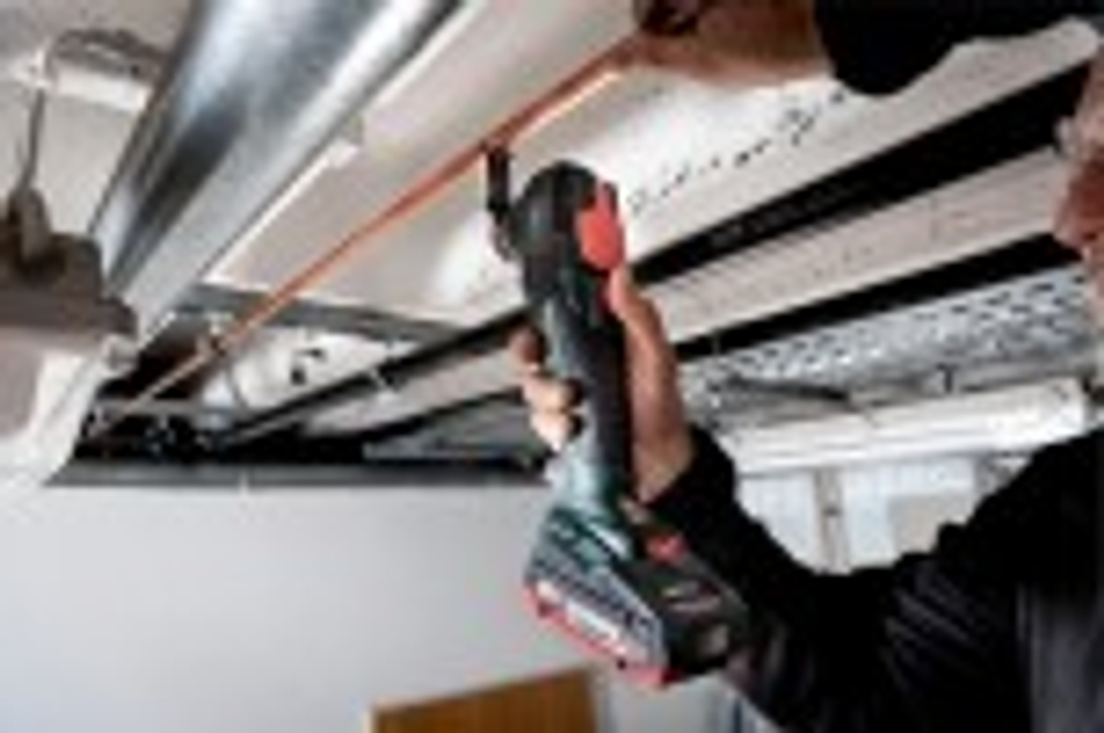 Многофункциональный инструмент аккумуляторный METABO MT 18 LTX BL QSL (2х2.0 Ач) Metaloc 613088500