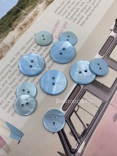 Пуговицы натуральный перламутр голубые