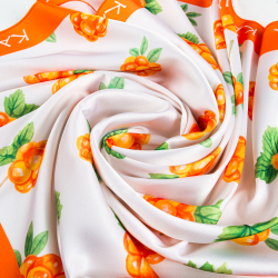 Шейный платок «Карельская морошка», 70×70 см