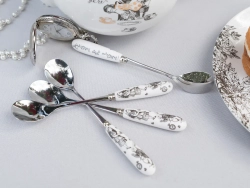 Kitchen Craft Набор из 4 ложек "Алиса в стране чудес", 15,5 см.