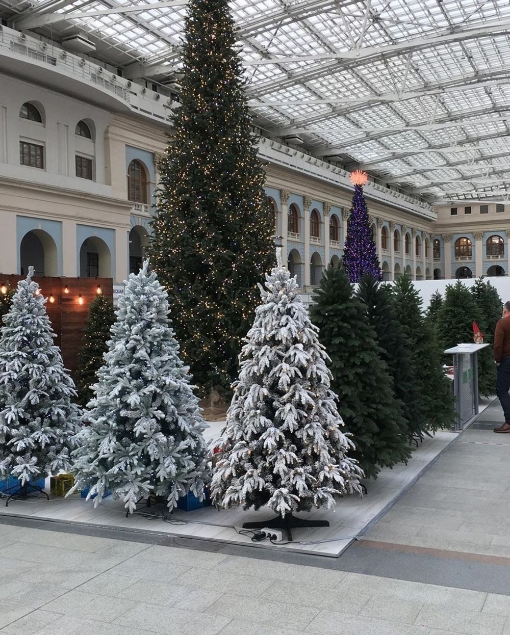 Большая елка с гирляндой «Сказочная светодинамическая» (литая+пвх) 7 м