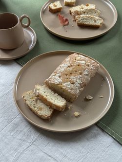 Набор из двух тарелок бежевого цвета из коллекции Essential, 25 см