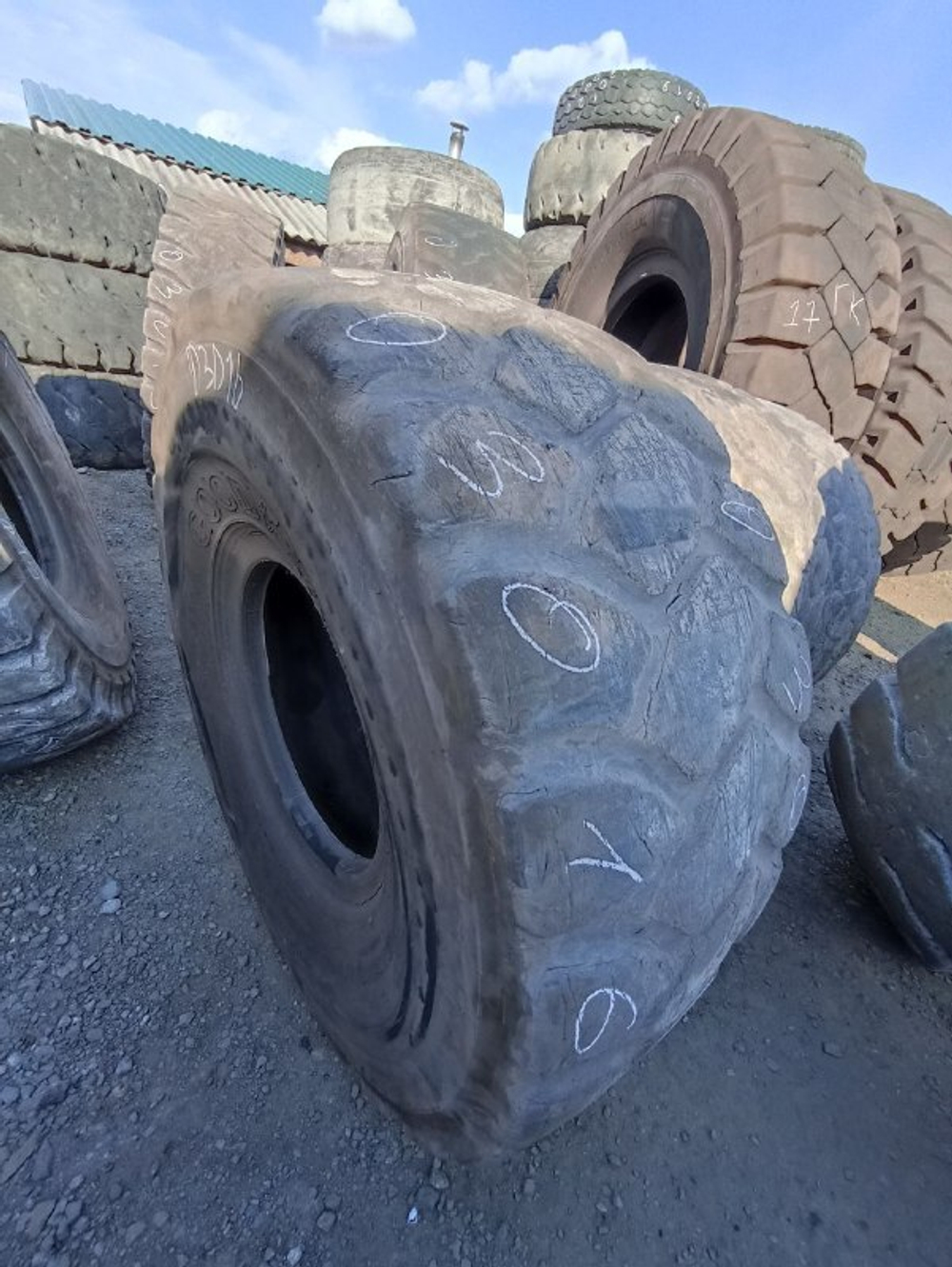 23.5R25 Goodyear RT-3B шина б/у