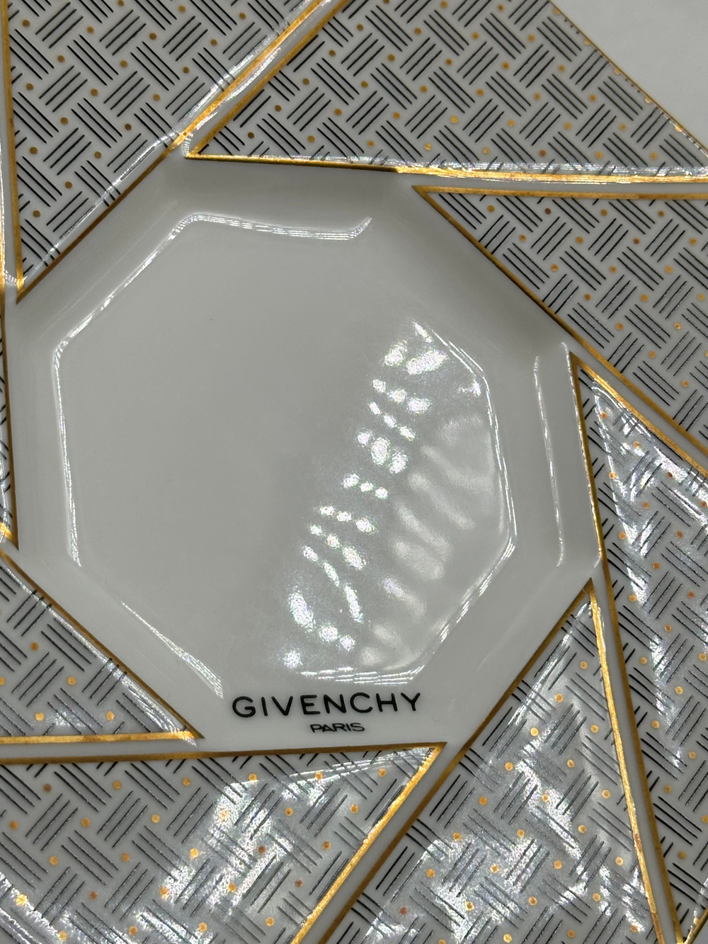 Кофейная пара с геометричным узором Givenchy by Yamaka