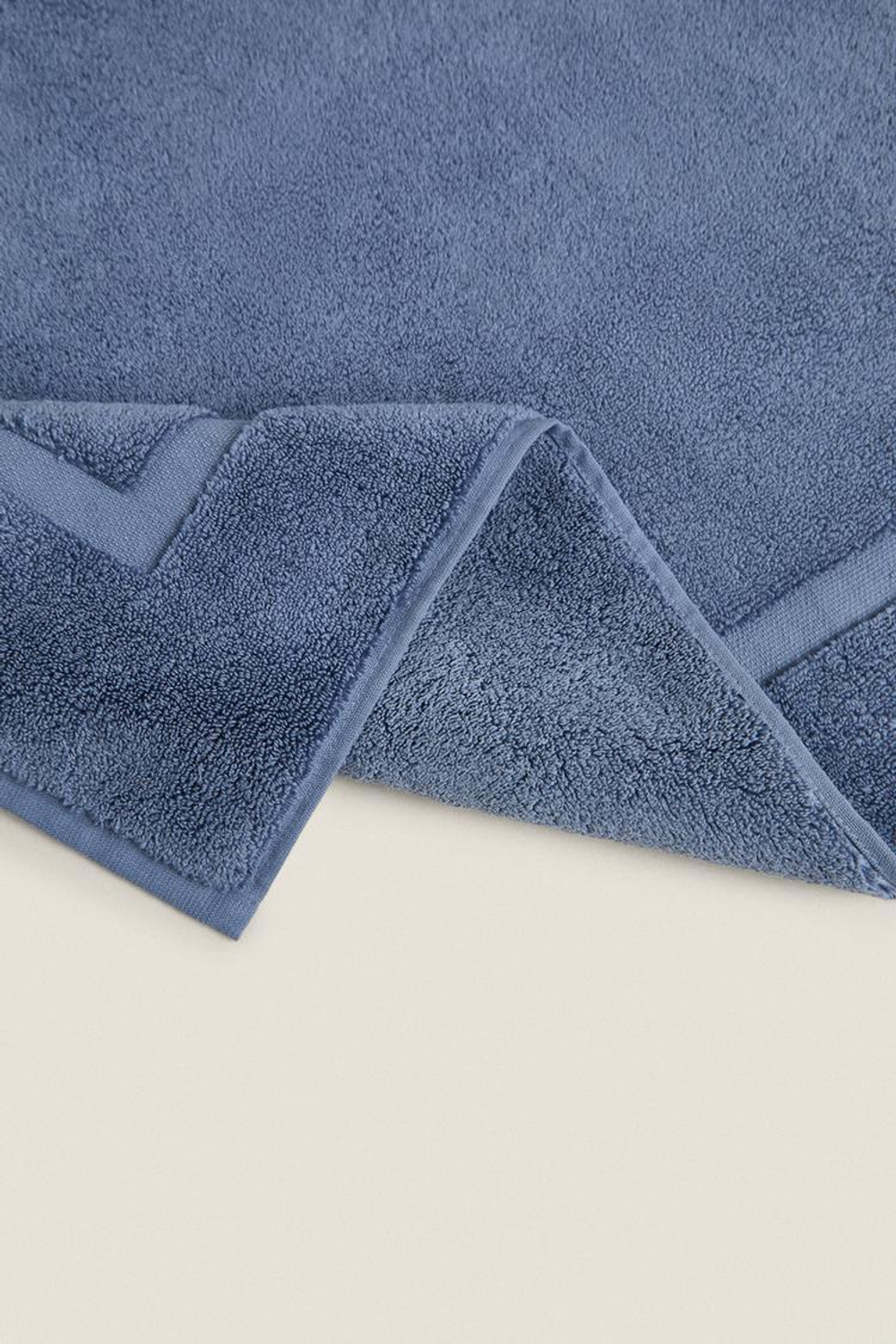 ZARA HOME КОВРИК ДЛЯ ВАННОЙ ИЗ МЯГКОЙ ТКАНИ, СИНИЙ