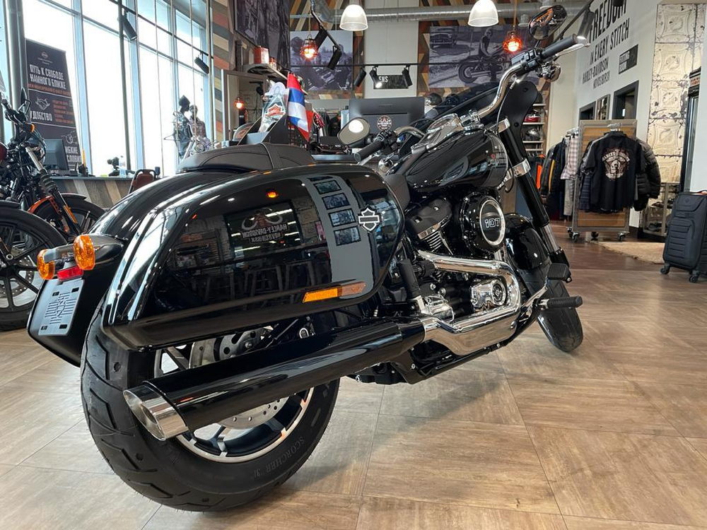 Мотоцикл Harley-Davidson Sport Glide Softail Vivid Black Deluxe