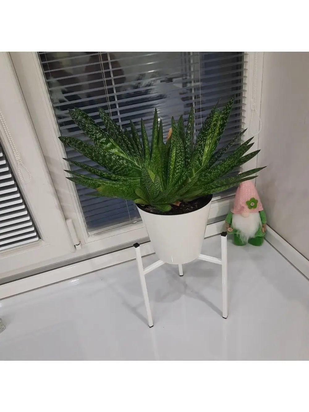 Подставка опора для растений в горшках