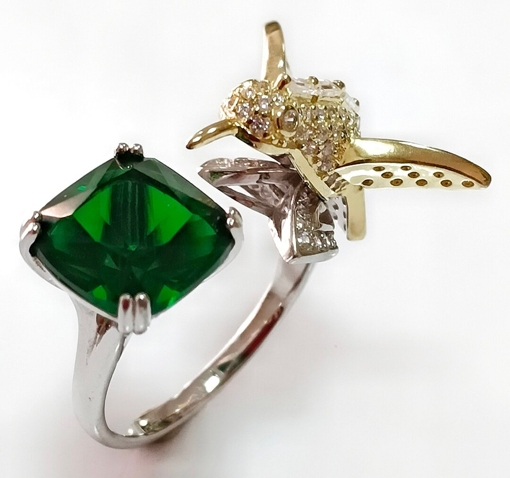 Ювелирное кольцо из серебра 925 пробы