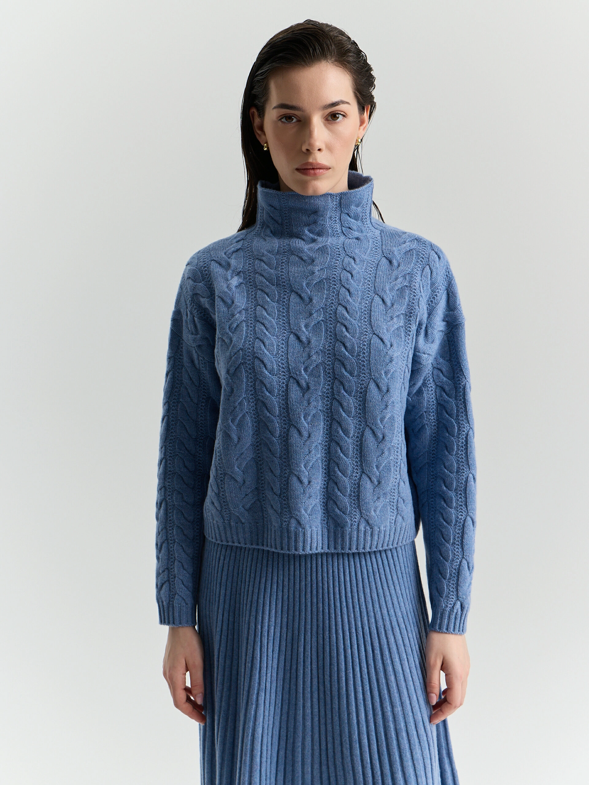 Кашемировый свитер с косами