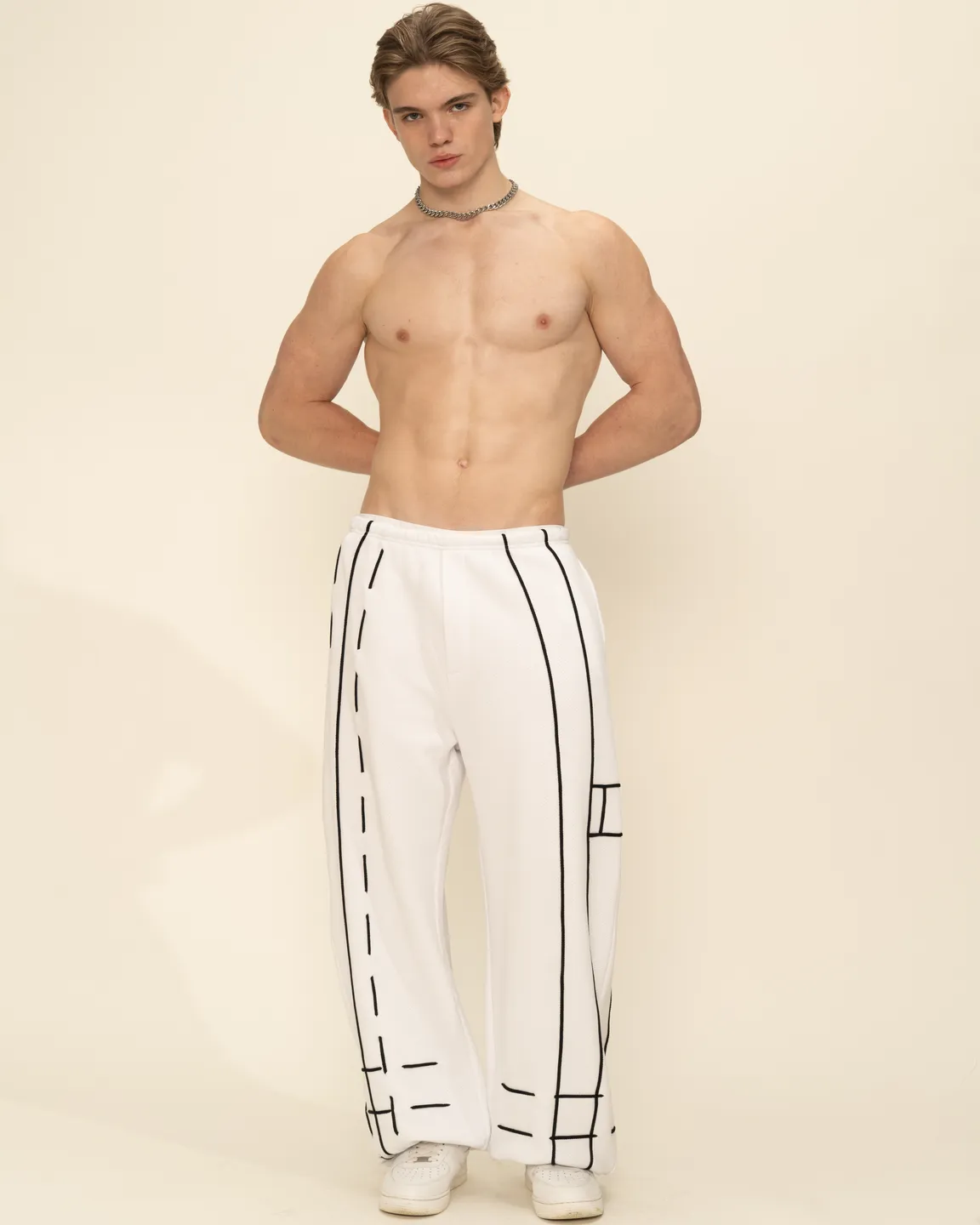 Молочные брюки 