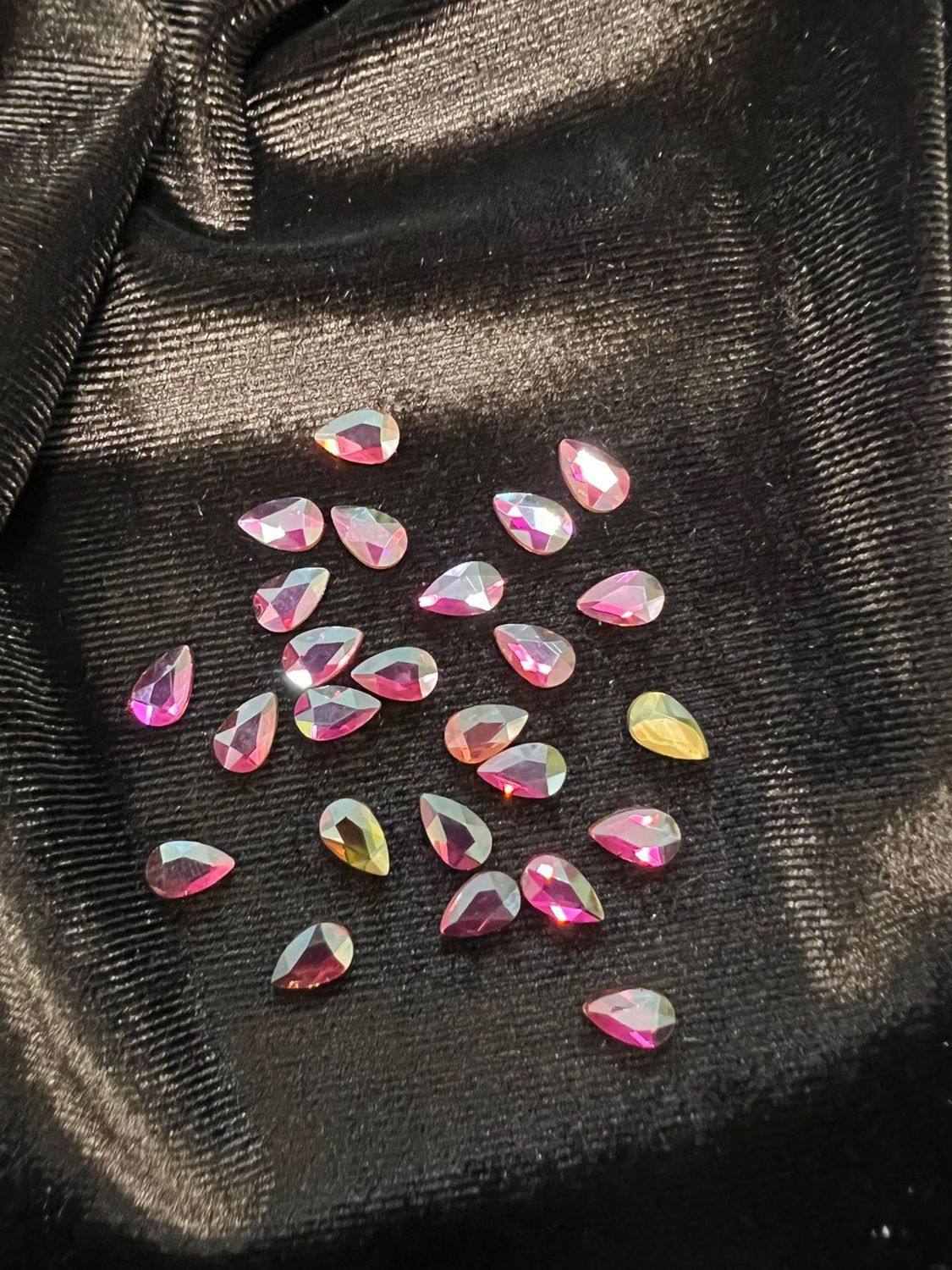 Стеклянные стразы  (5,5*8мм) 25шт, цвет галография с фиолетовым