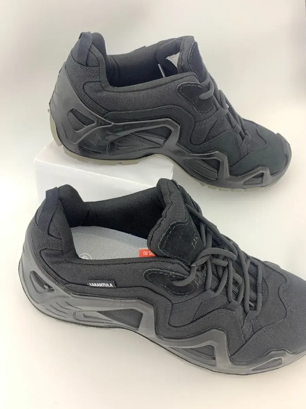 Кроссовки треккинговые