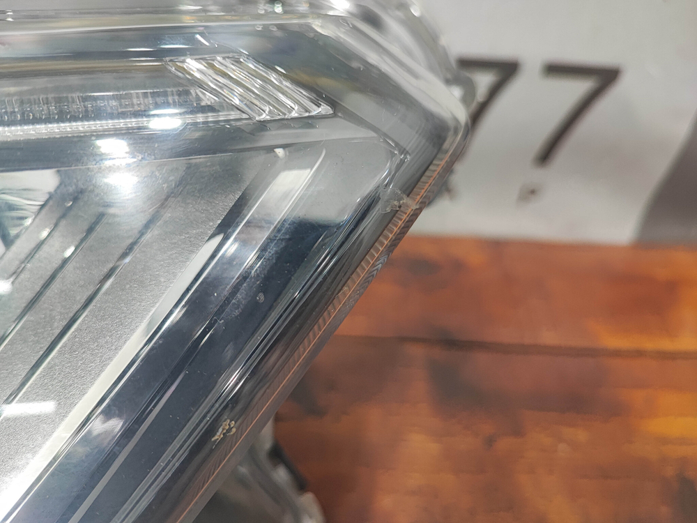 Фара правая LED Honda CR-V 5 Оригинал целая 33100TLAG11