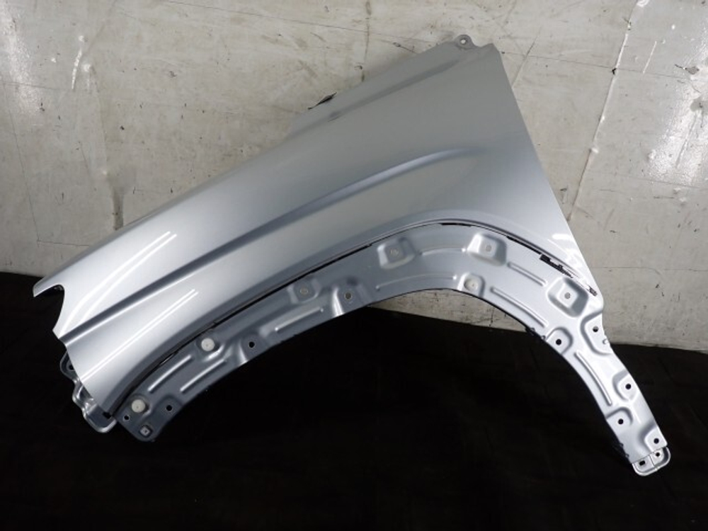 крыло переднее левое Suzuki Fronx WDB3S