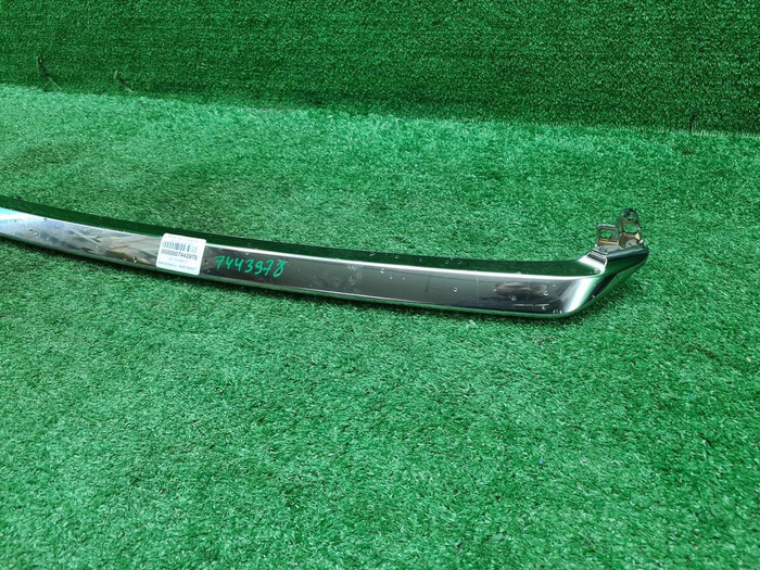 Молдинг решетки радиатора Lexus RX 4 (2019-2022)