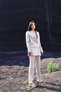 Зауженные брюки прямого кроя