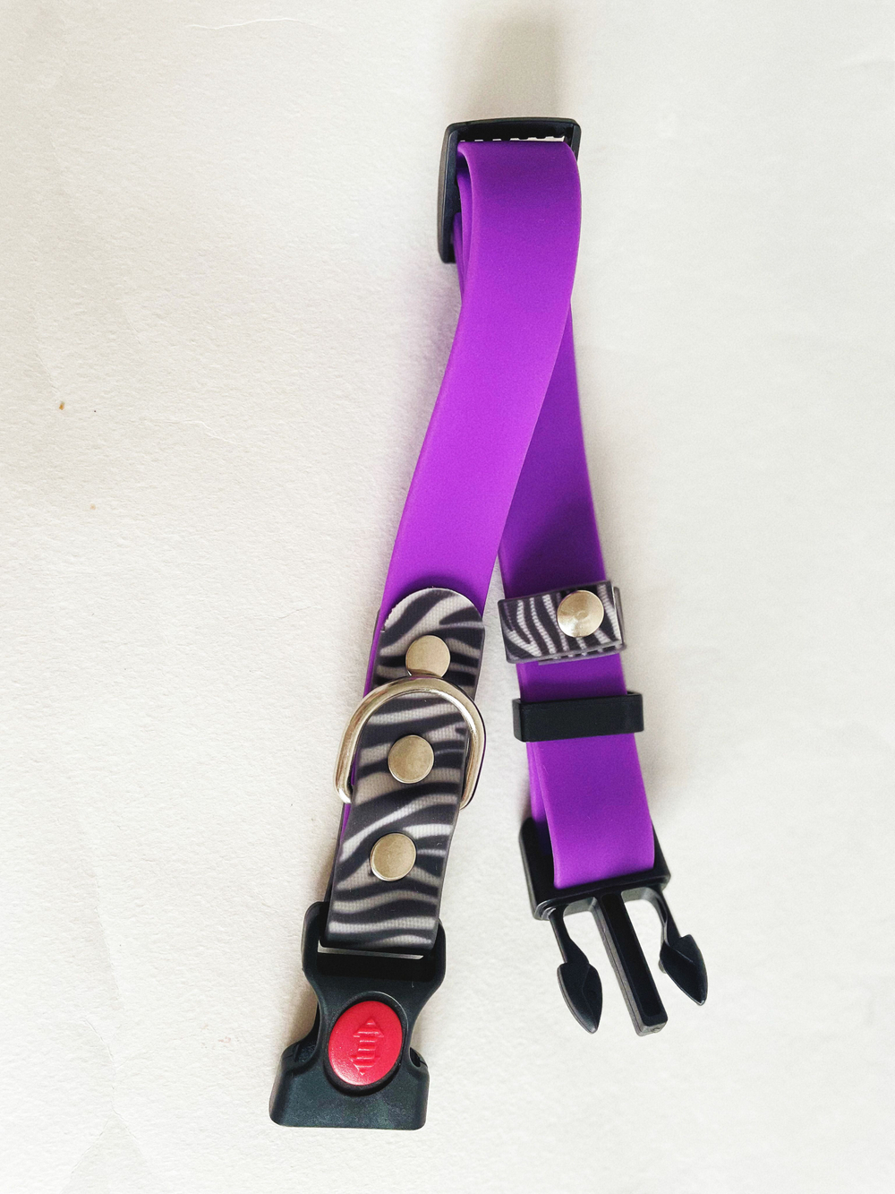 Ошейник из биотана , 25 мм ширина , фиолетовый и зебра . 35-55 см