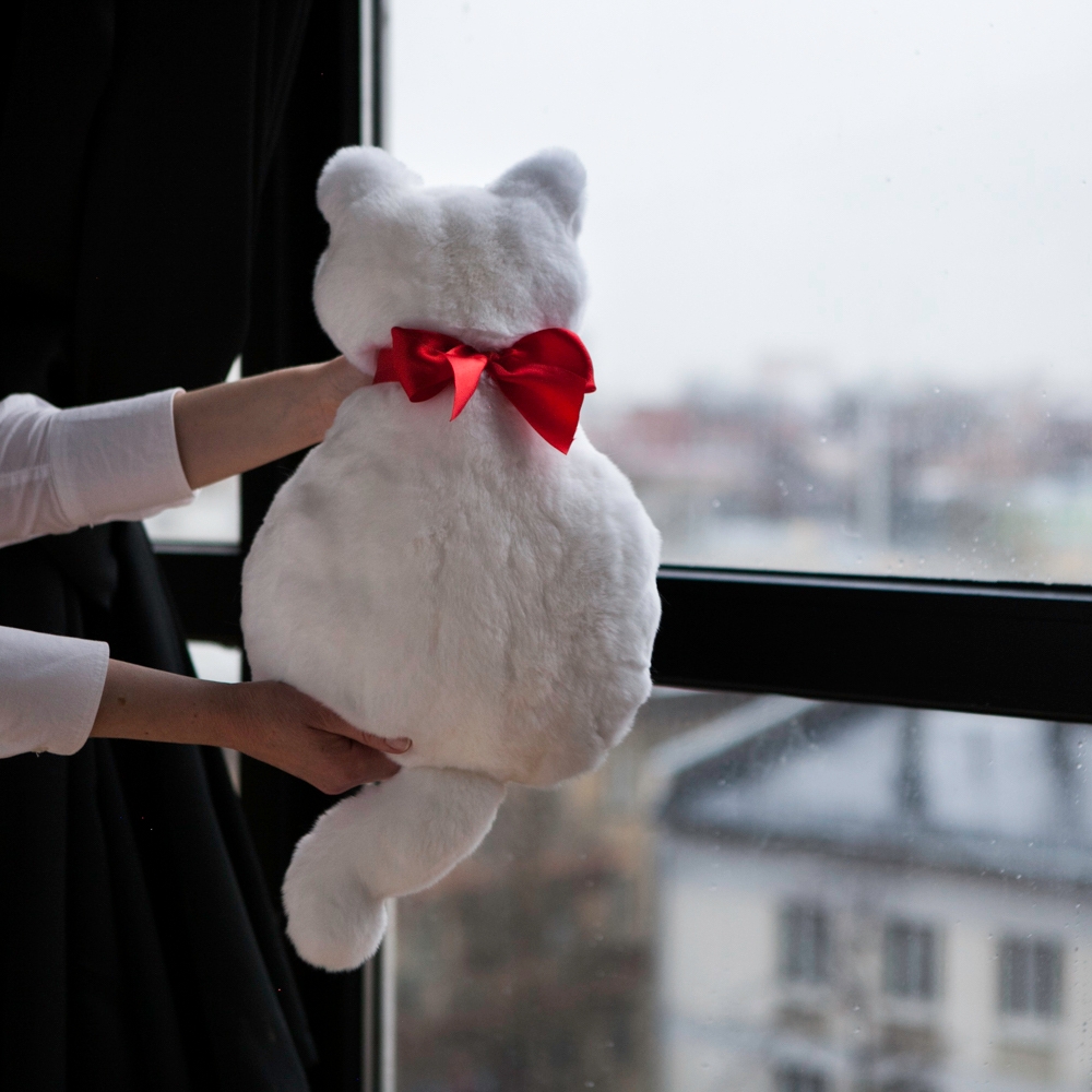 меховая подушка кот