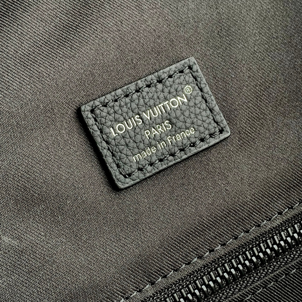 Louis Vuitton Christopher MM