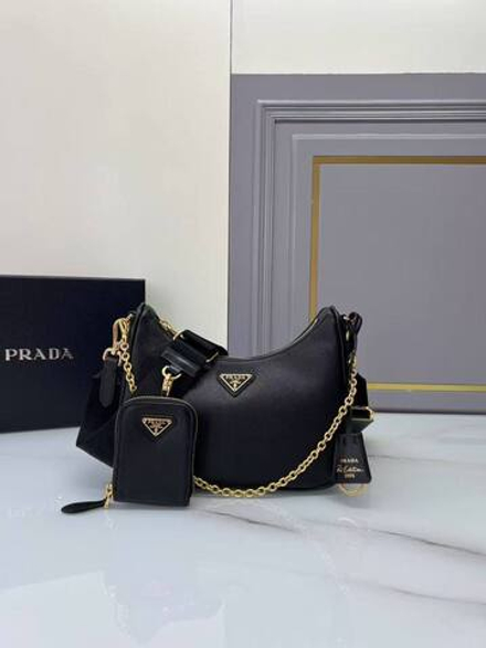 Женская мини-сумка Prada Re-Edition Saffiano leather mini-bag черного цвета с логотипом