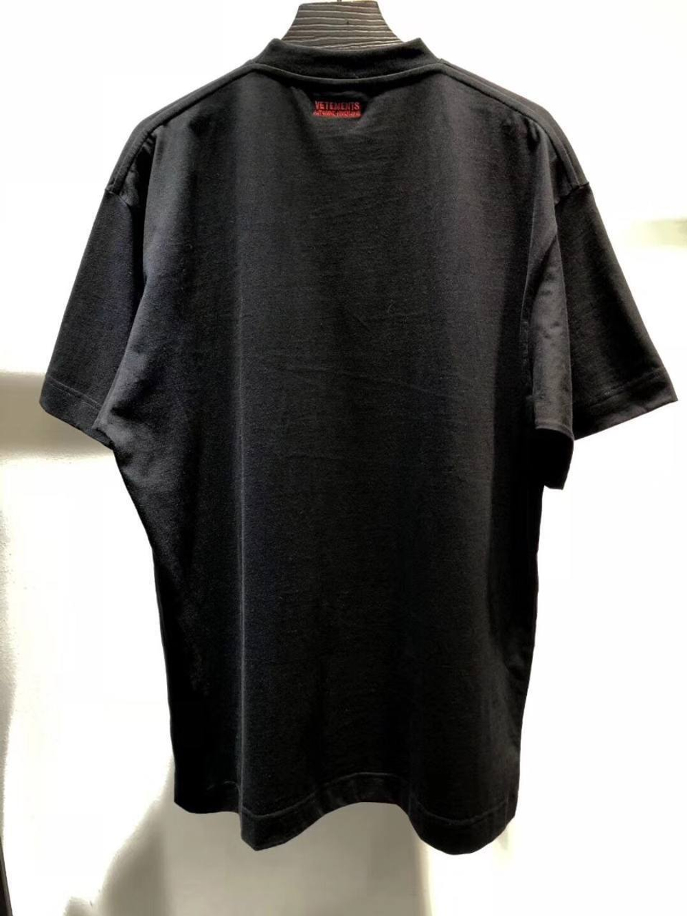 Футболка Vetements