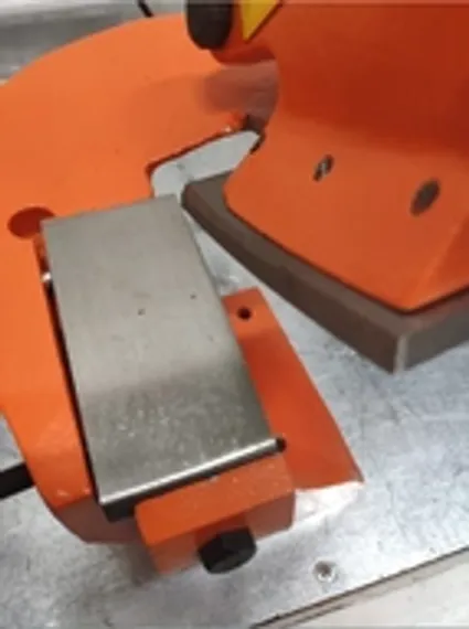 Электромеханическая гильотина Inanlar IMS 3060x4