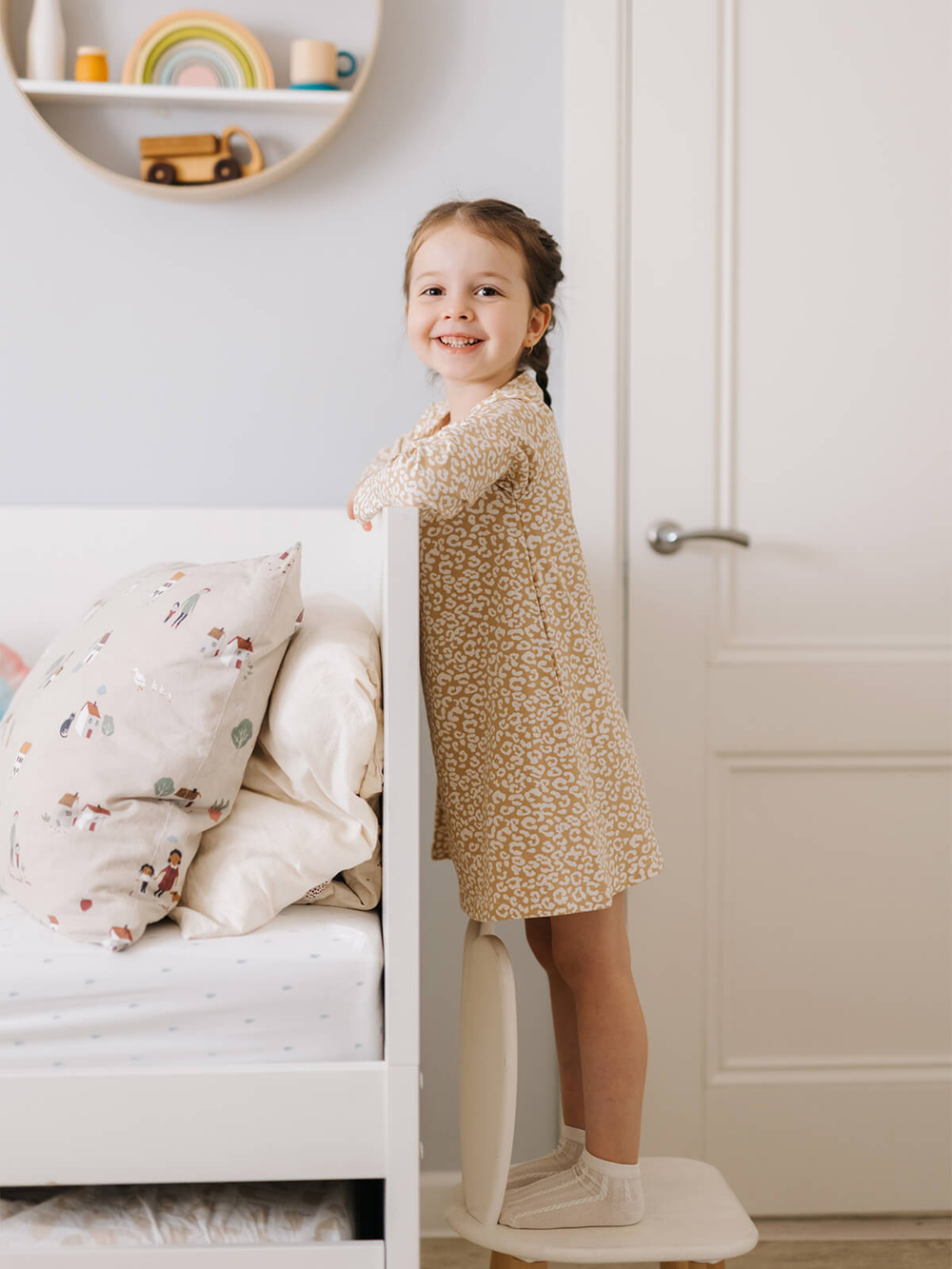 Платье трапеция Mjölk Sand Leopard, с длинным рукавом