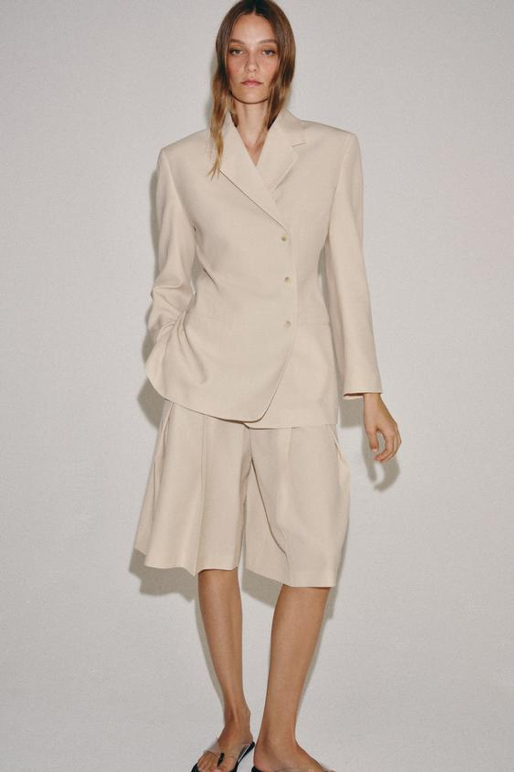 ZARA ШОРТЫ С ЗАЩИПАМИ ИЗ ШЕРСТИ — ZW COLLECTION LIMITED EDITION, БЕЖЕВЫЙ
