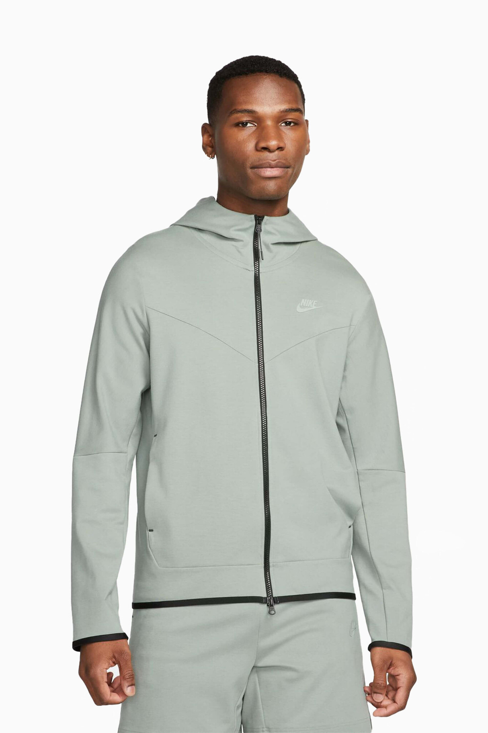 Tech fleece fit 2025