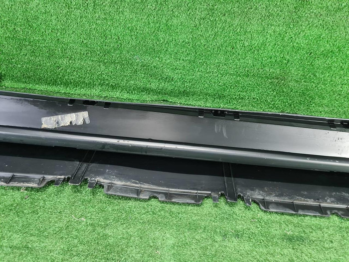 Наклад порога левая Mercedes ML GLE W166 (2011-2018)