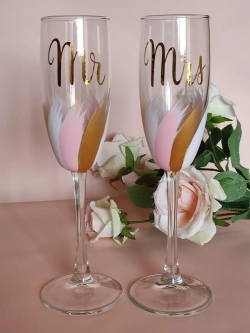 Свадебные бокалы для молодоженов. Фужеры для шампанского.