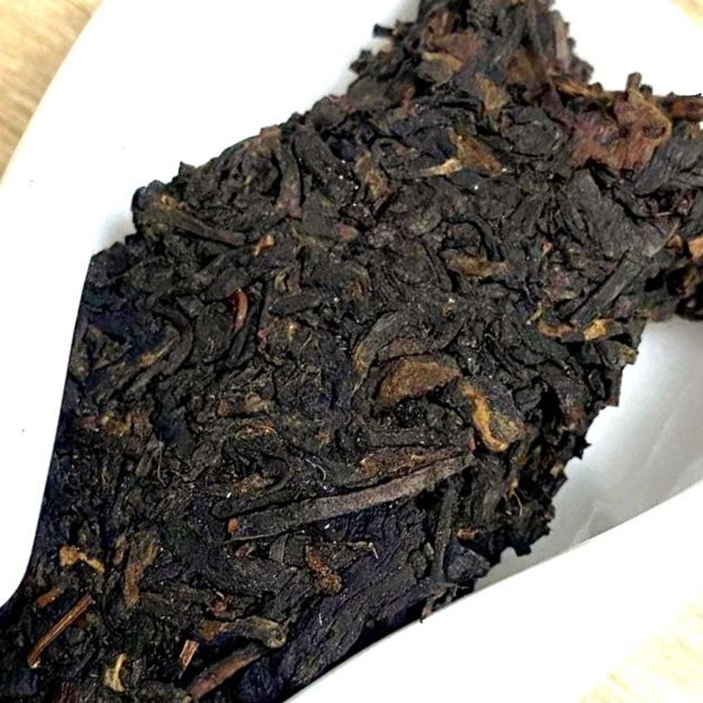 Шу пуэр "Самая высокая гора в Мэнхай" (Хуачжулянцзы), в разлом